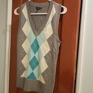 Sleeveless sweater vest